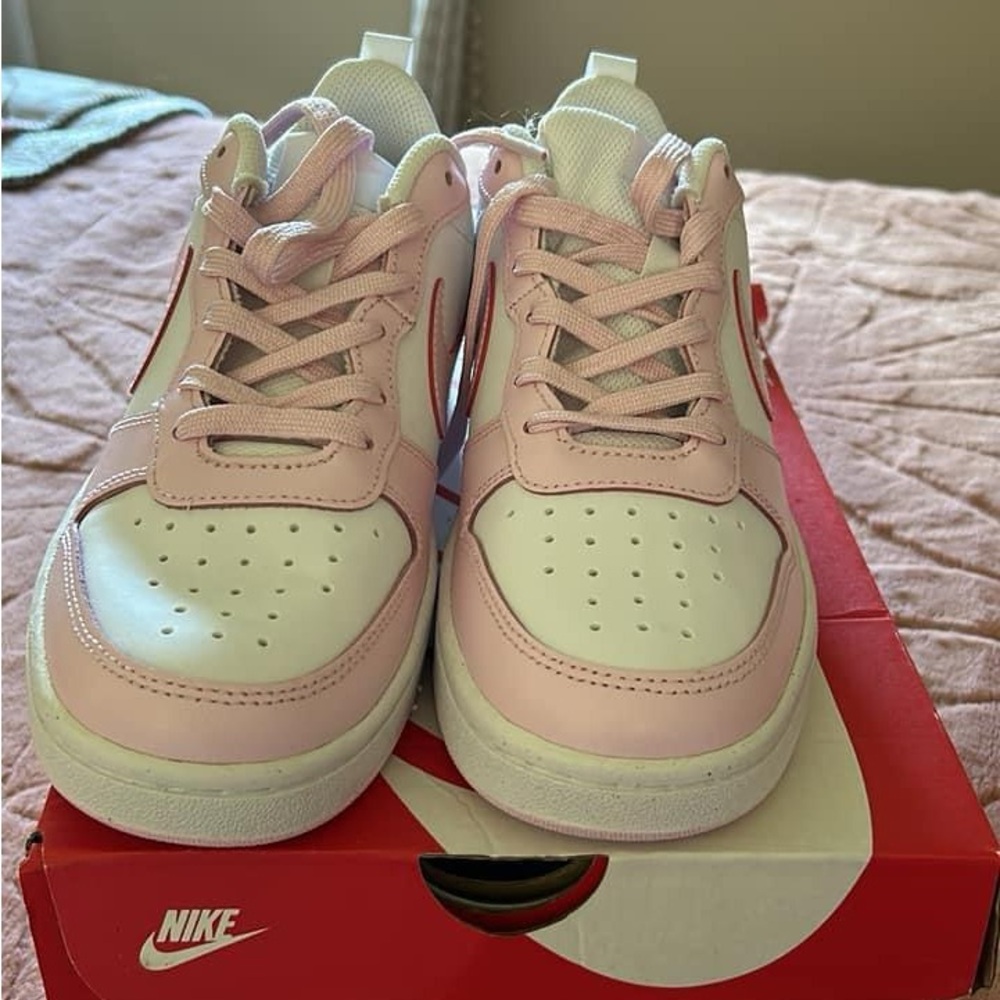 Nike Court Borough Low 2 SE1- new in box never worn $75 size 6.5 Women